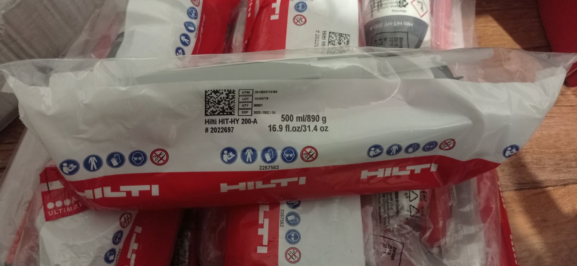 (Есть безнал) Срочно продам анкер Hilti hit-hy 200 A до 10.2025 года