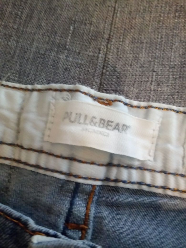 Vários pares de calças de ganga da pull &Bear