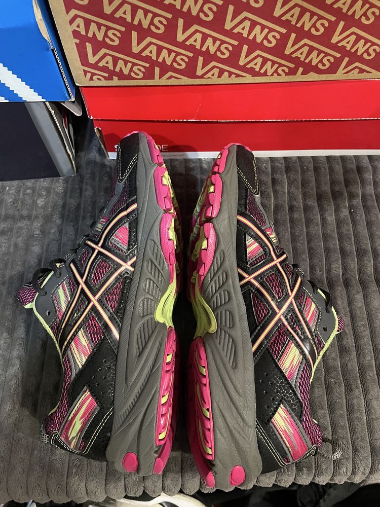 Жіночі кросівки Asics Gel Venture 5 40(25,25см) оригінал