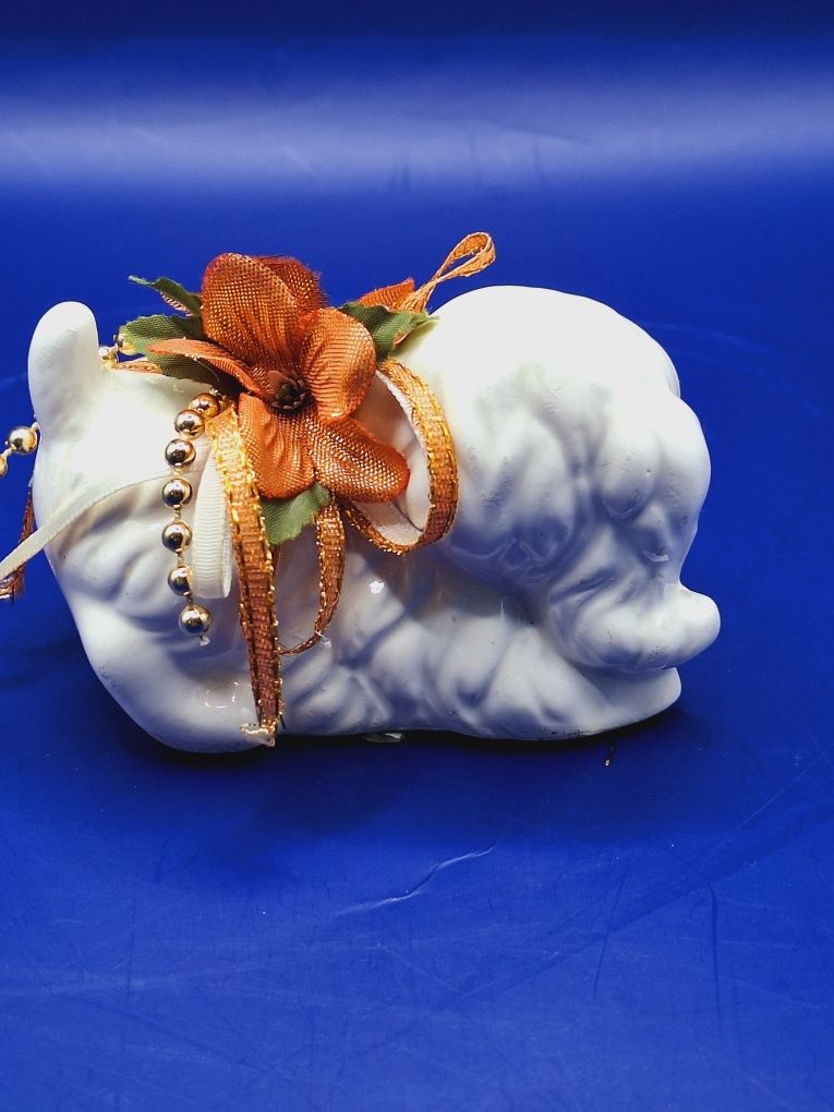 Figurka porcelanowa Pies