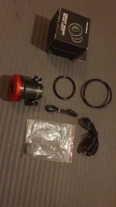 Lampa Rockbros tył Smart z funkcją stopu