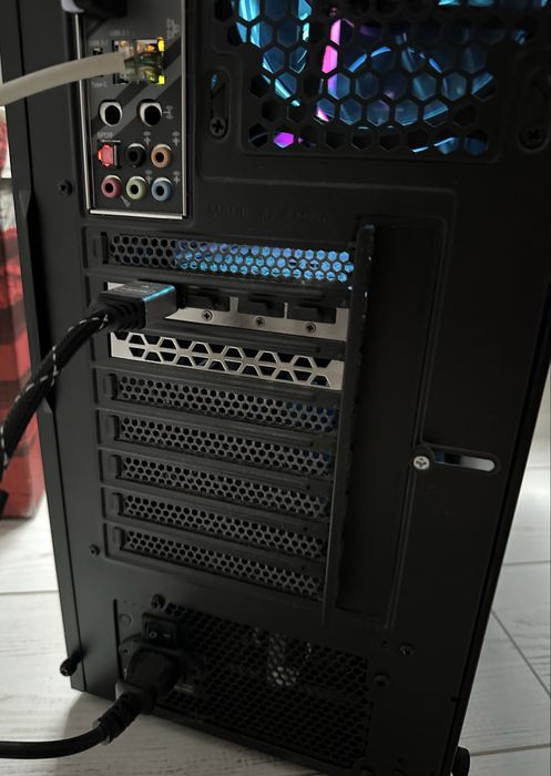 Komputer głównie gamingowy, m.in. i5-9600K, Gigabyte Radeon RX 590