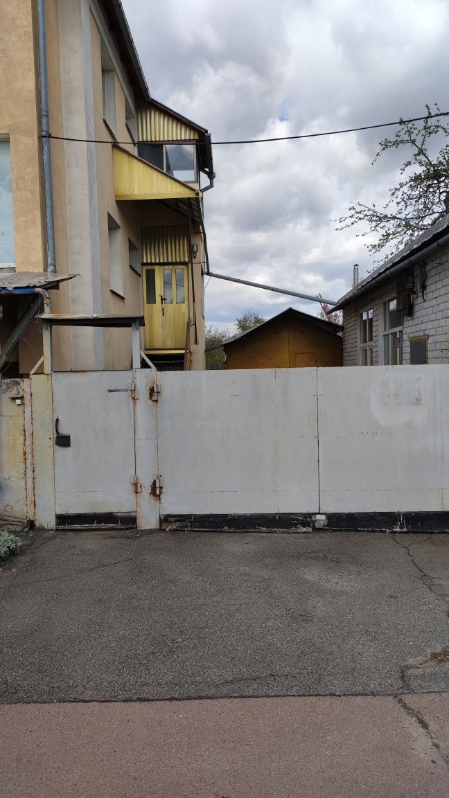 Дуже гарний будинок в центрі з можливістю ведення бізнесу