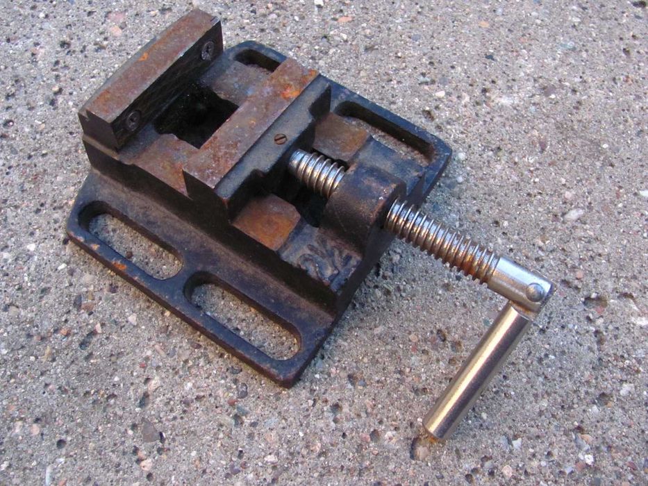 Małe imadło maszynowe do wiertarki stołowej
