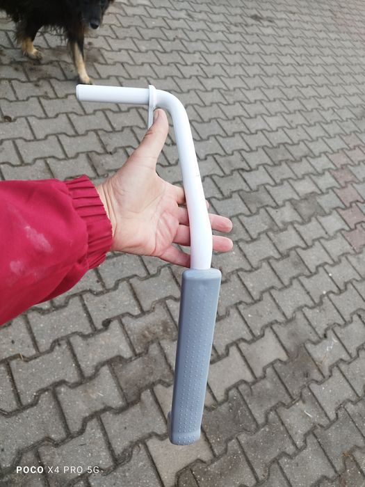 Podłokietnik od nakładki na sedes