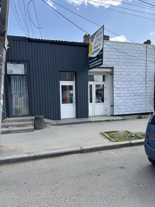 Здається приміщення біля центрального ринку