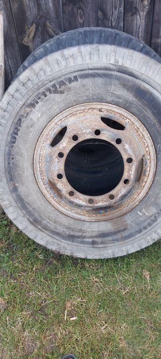 Sprzedam opony z felgami 11.00R20
