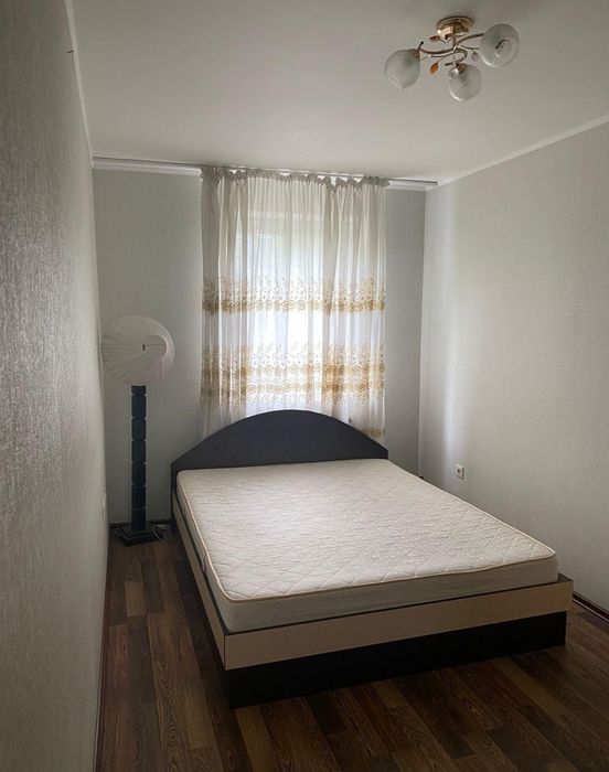 Срочно!!! Сдам 2 кв м Дворец Спорта Бульв. Юрьева 7000 + сч.