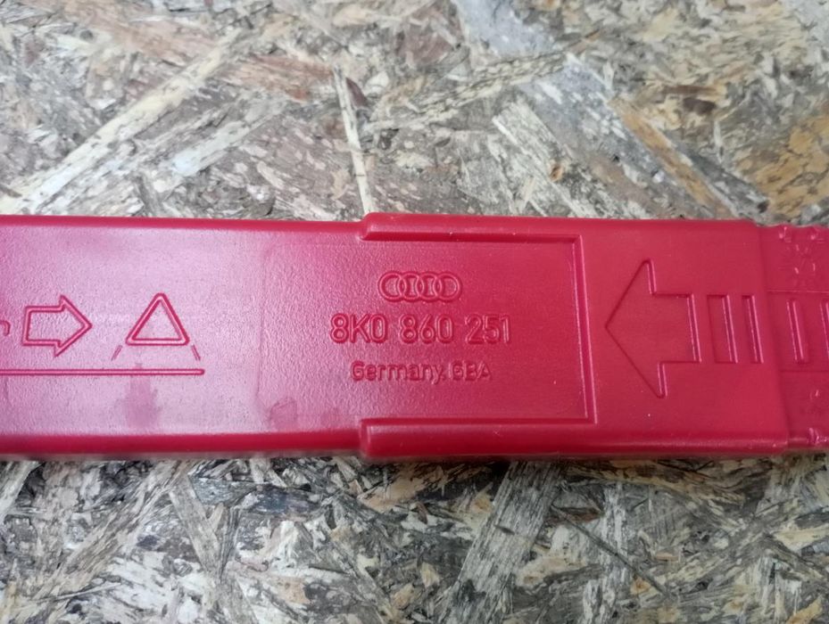 Triângulo de sinalização AUDI A1 (8X1, 8XK)