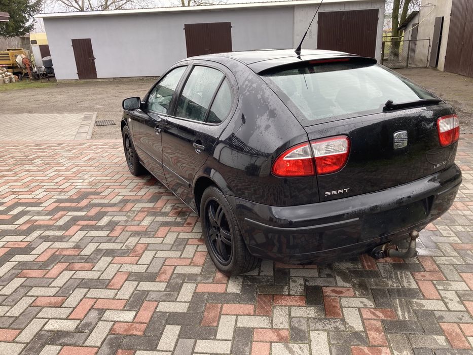 Seat Leon 1.6 czarny alufelgi