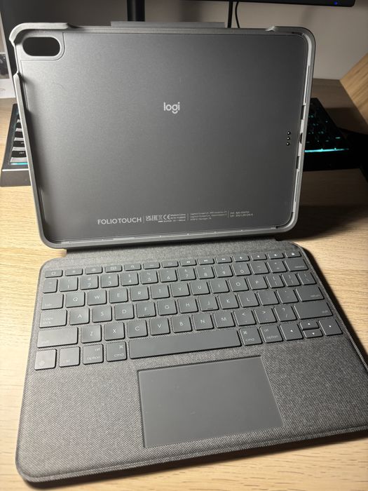 Logitech Folio Touch Ipad Air ( 4 i 5 generacja)