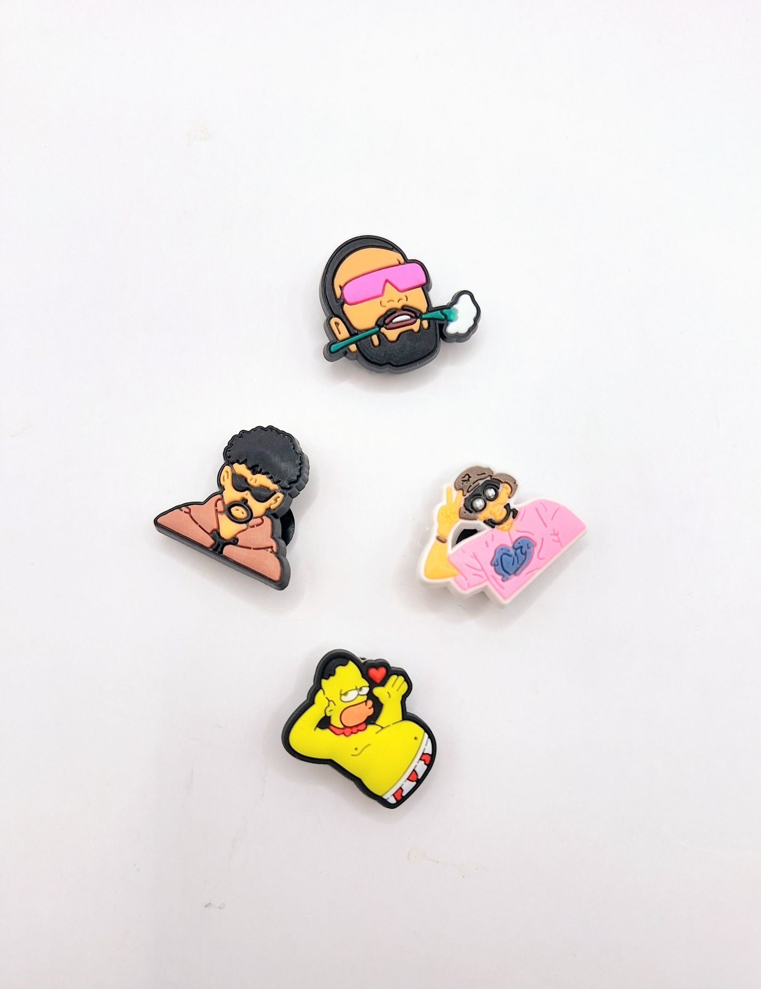 Zestaw przypinek do Crocs 4 szt przypinki charmsy do crocsów bad bunny