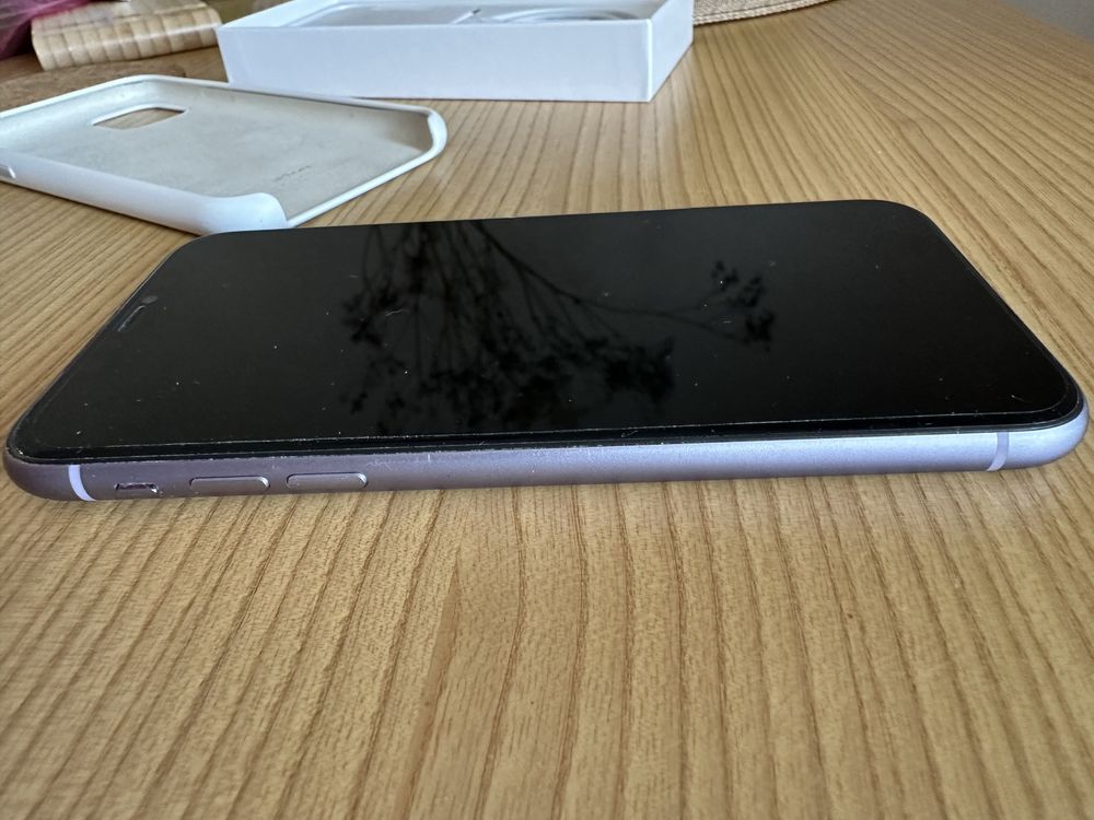 iPhone 11 Purple 128 Gb, придбаний у офіціалів, батарея 81%