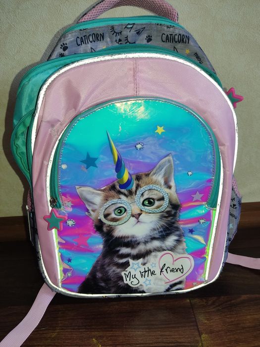 Шкільний рюкзак для дівчинки