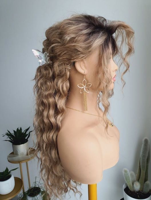 Peruka fale loki blond z odrostem 3D
