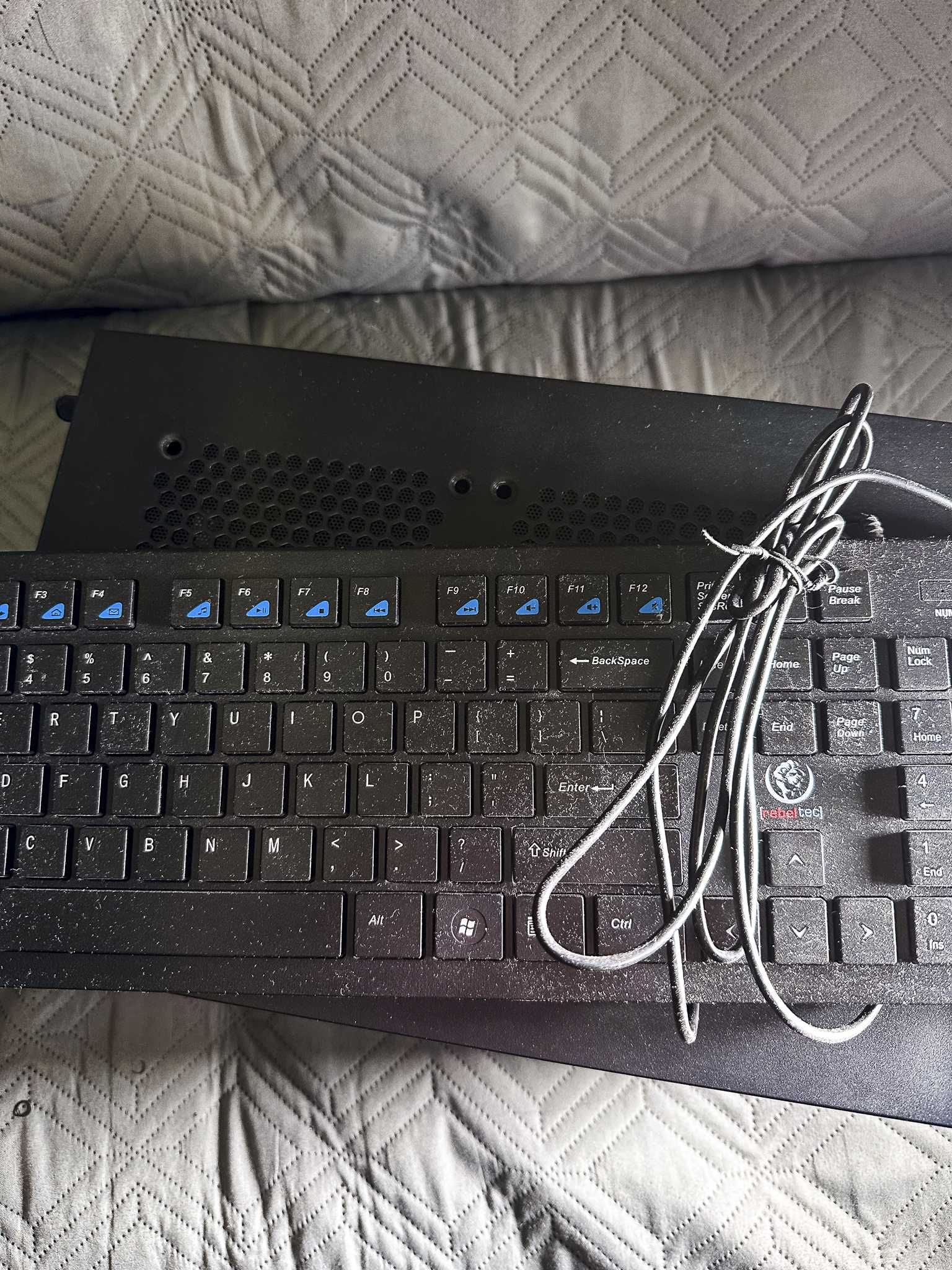 Serwer NAS Sharkoon + plyta główna ASUS P8H61-I DDR3 Mini ITX