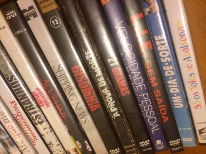 31 Filmes e 1 série do CSI de Em DVD