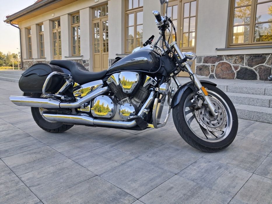 Honda VTX 1300c .