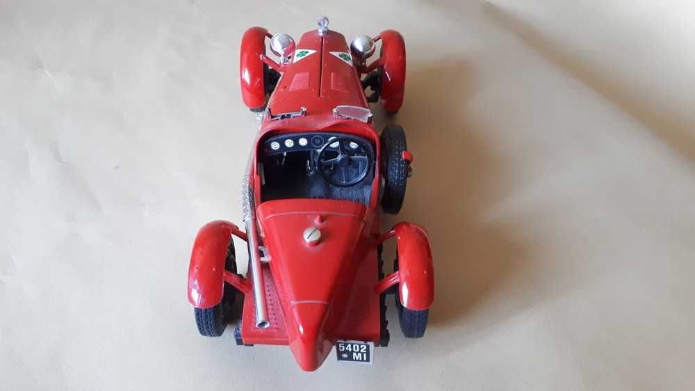 BURAGO Alfa Romeu 2300 Monza de 1934 - Escala 1:18