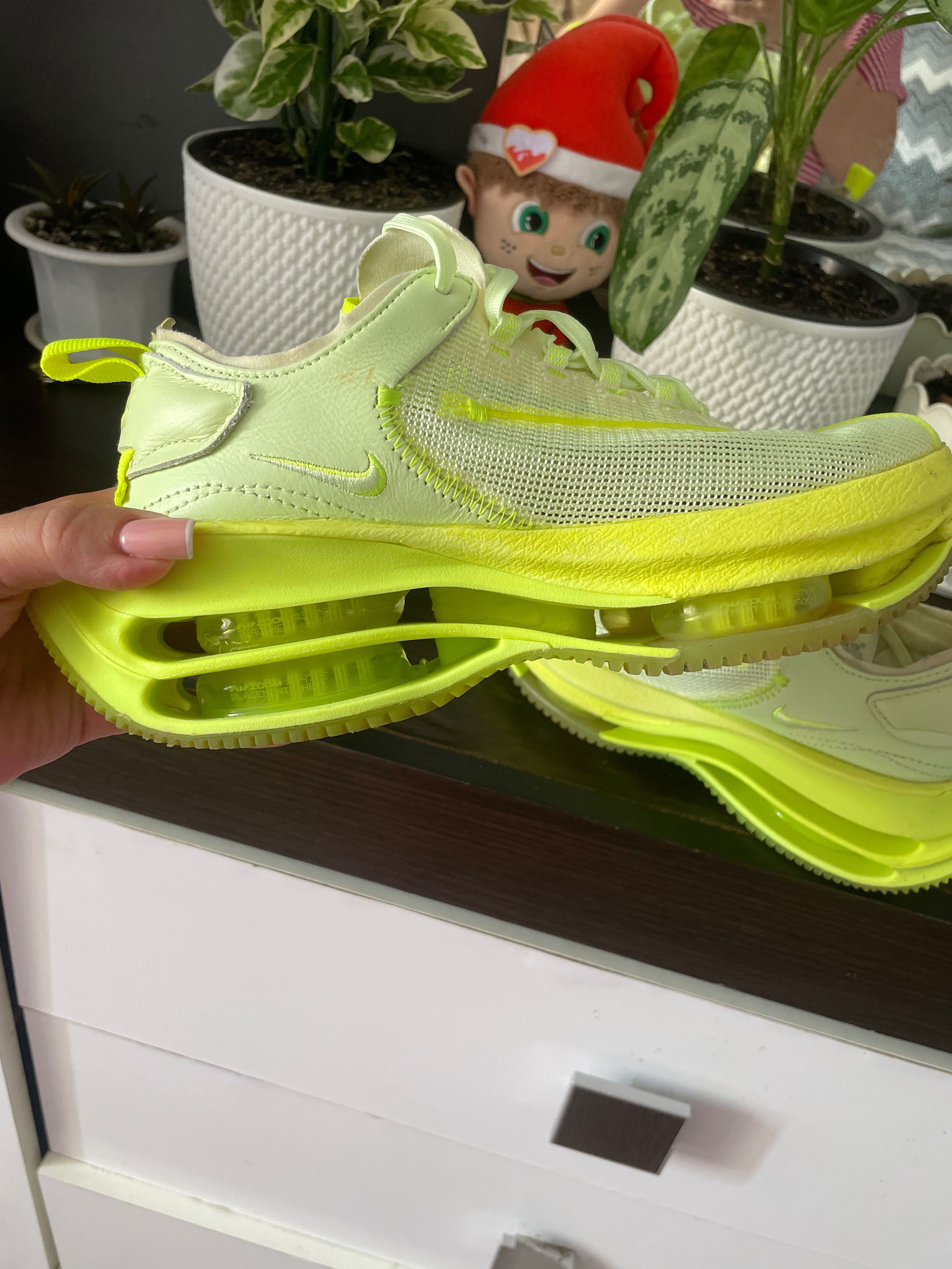Кроссовки женские Nike