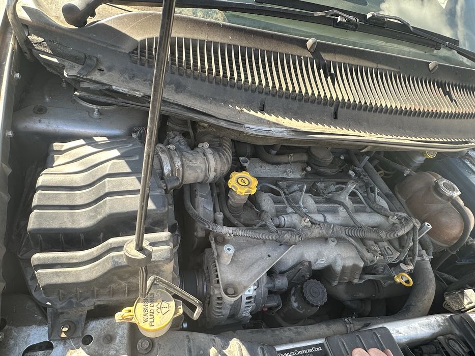 Разборка шрот Chrysler Grand Voyager 2.8 дизель автомат 2005 год