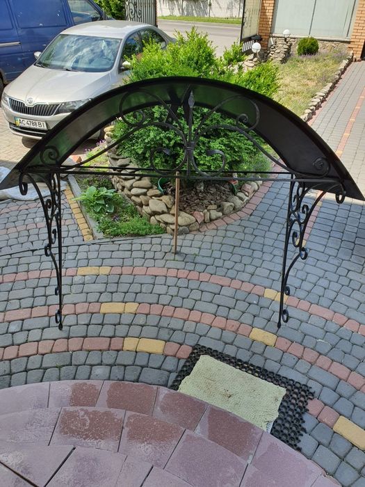 Продам новий кований дашок для вхідних дверей