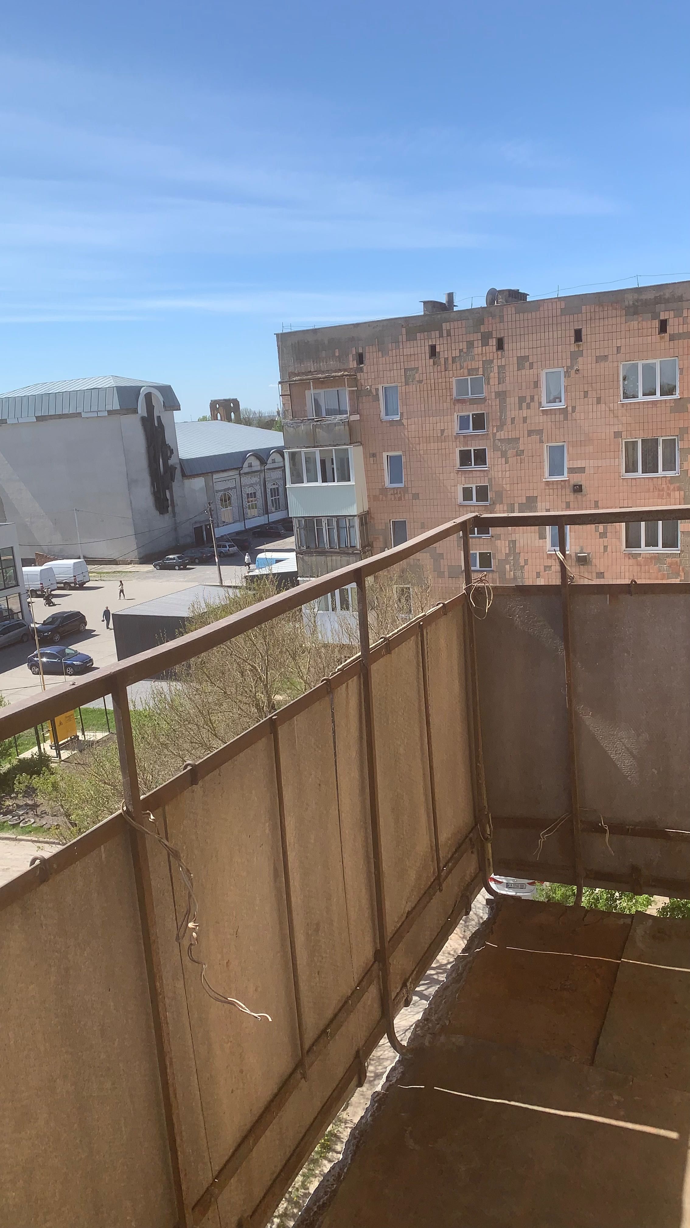 Однокімнатна Квартира в  самому центрі Корця, з видом на замок