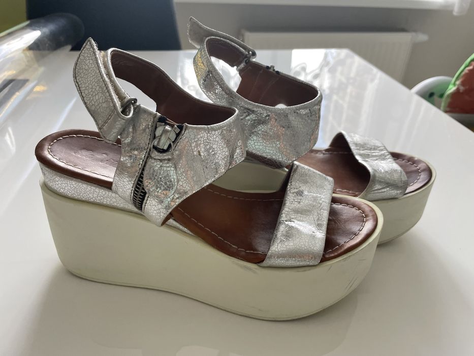 Сандалии женские