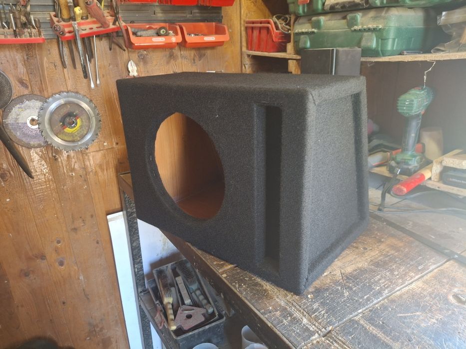 Короб для сабвуфера 12 дюймів фазоінверторний