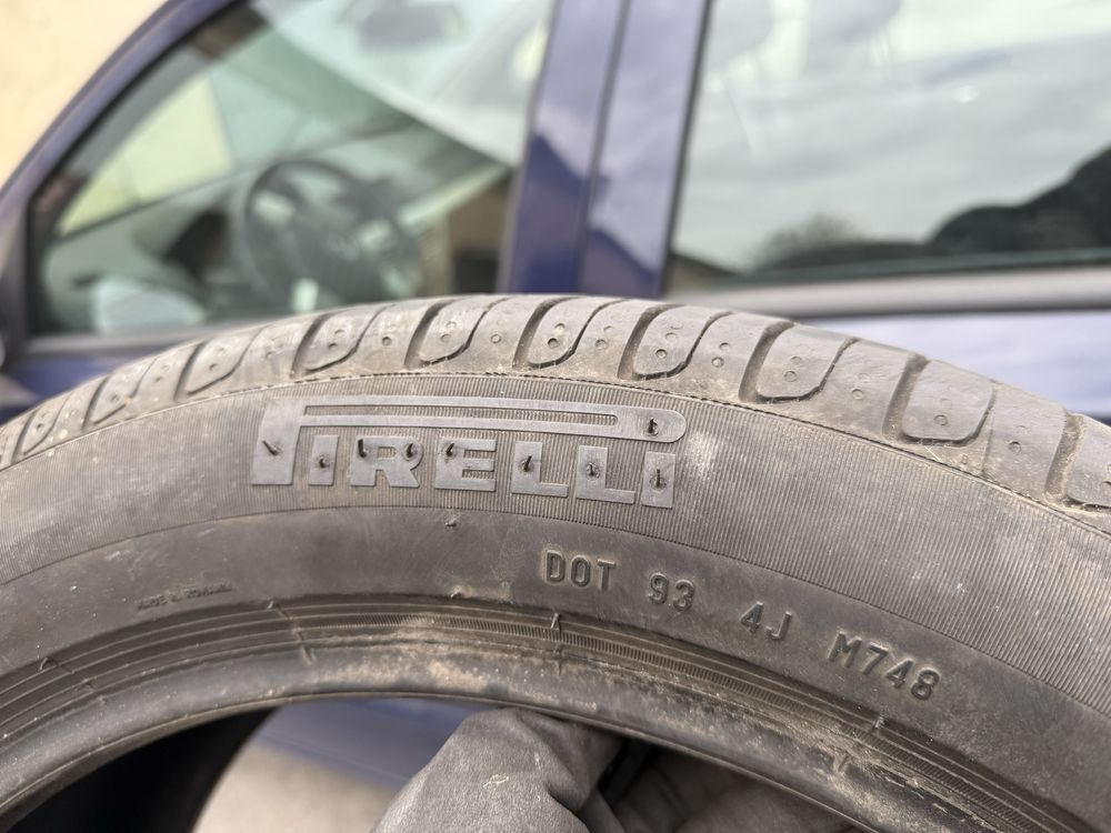 2xPirelli 245 45r18., 2019 5.5mm RFT.