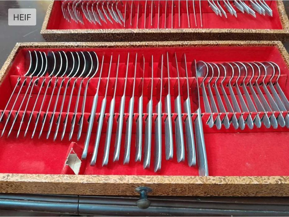 Faqueiro Muito Antigo ( 50 anos ) Totalmente em INOX com 80 peças