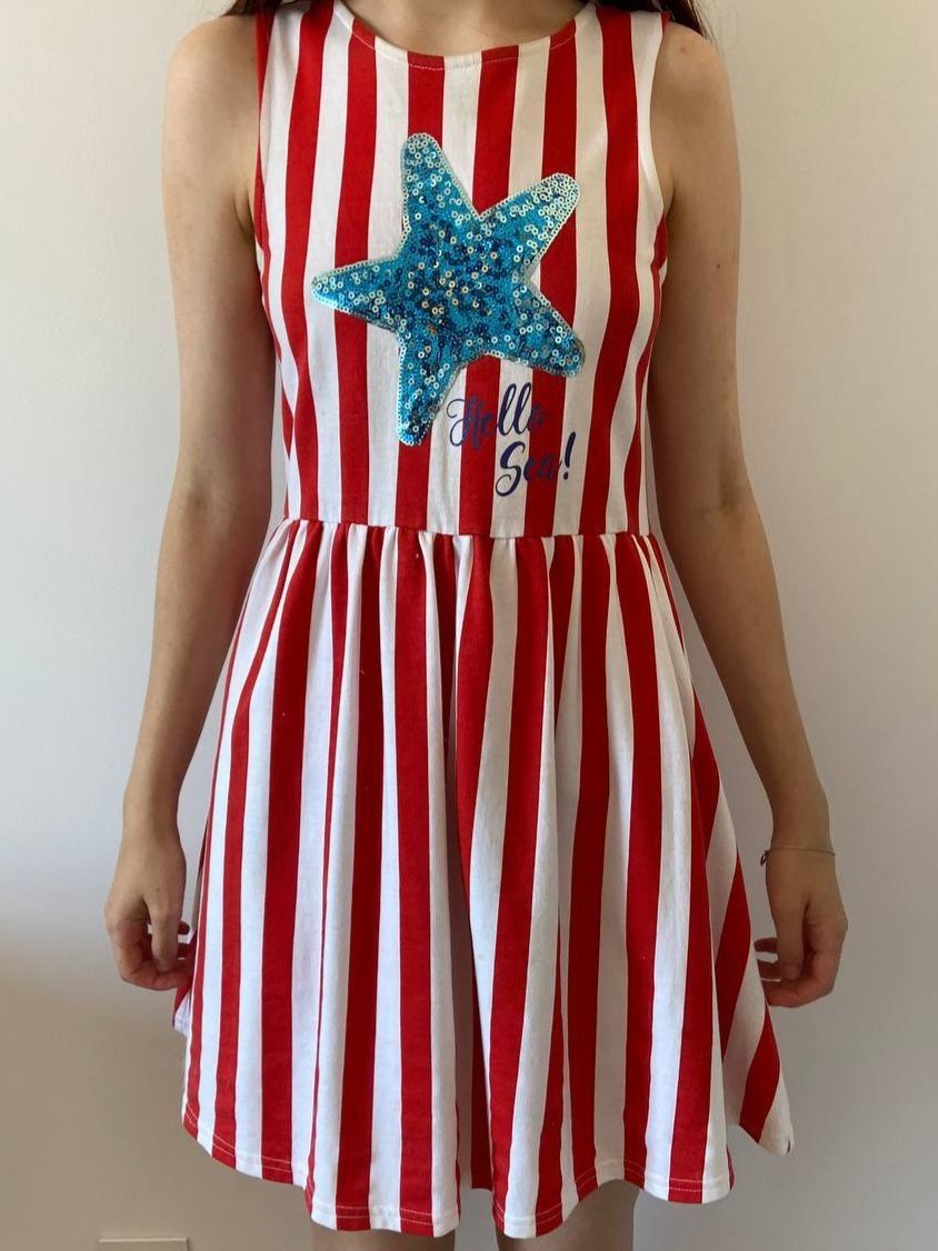 Vestido às riscas para menina