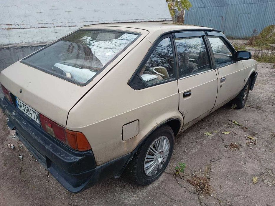 В продаже автомобиль Москвич 2141