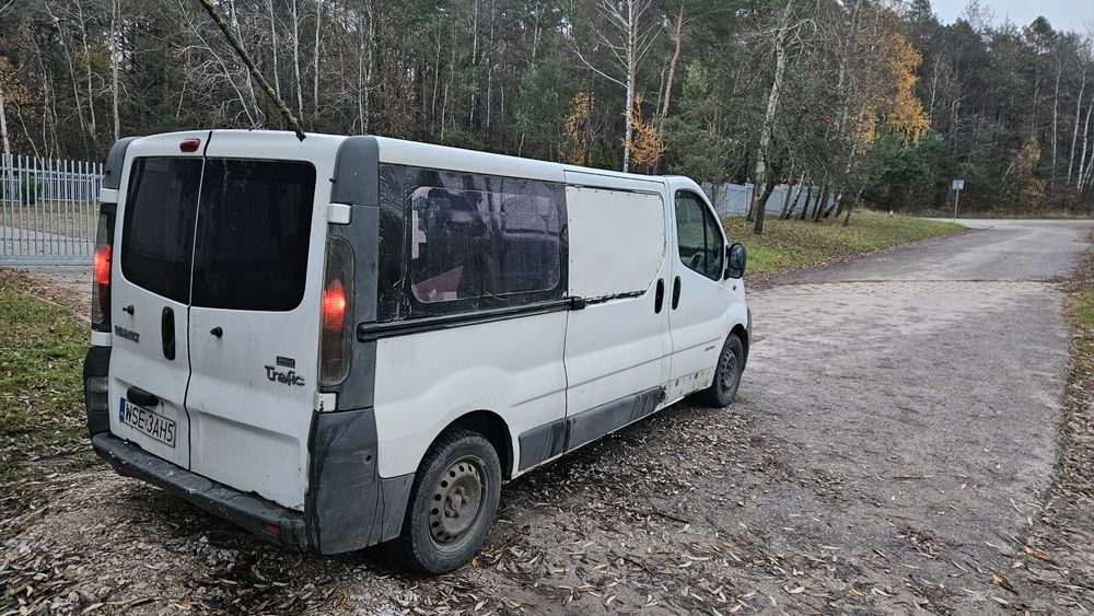 Renault Trafic 1.9 DCI 9 osobowy long