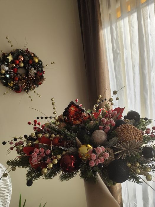 Duża dekoracja noworoczna na stół, komodę.