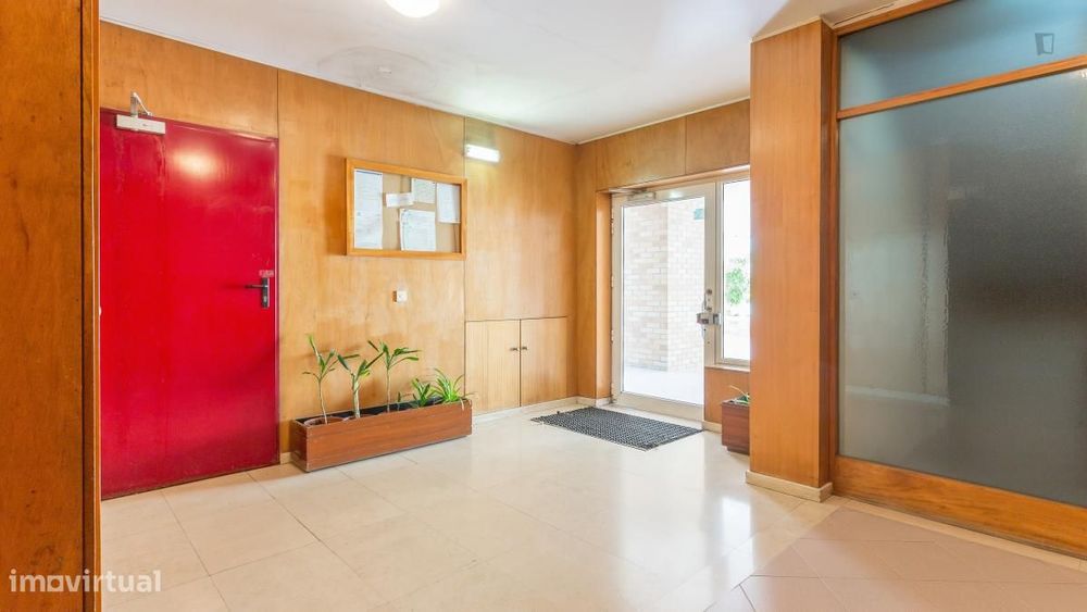 Quarto - localizado em Ramalde Porto