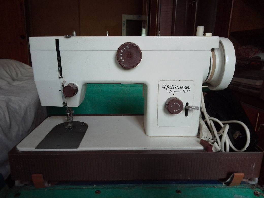 Швейная машинка електро Майка 134.