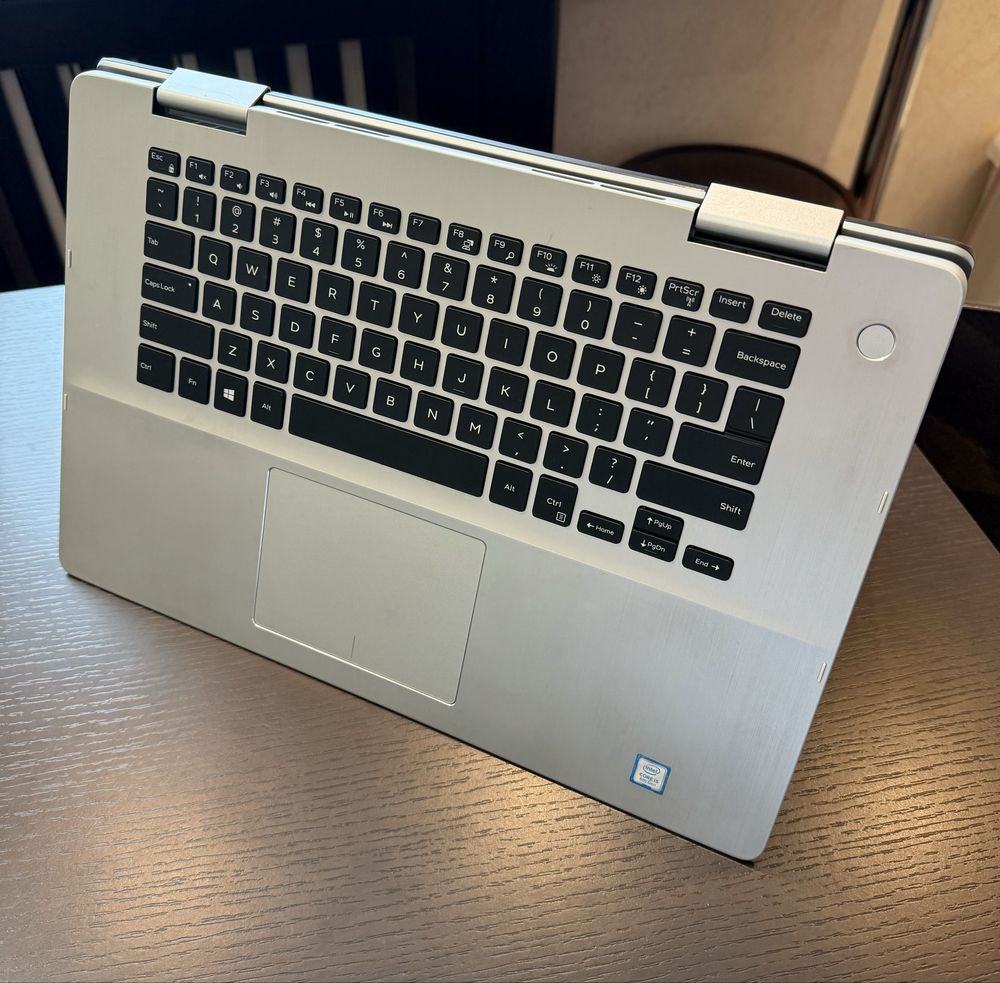 Dell inspiron 15“7586 2in1 Touch/ i5-8265U/ 16GB/ 512SGB SSD/
