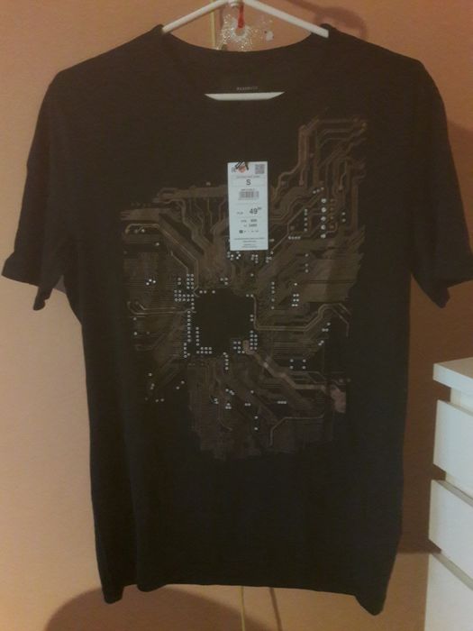T- shirt s Reserved