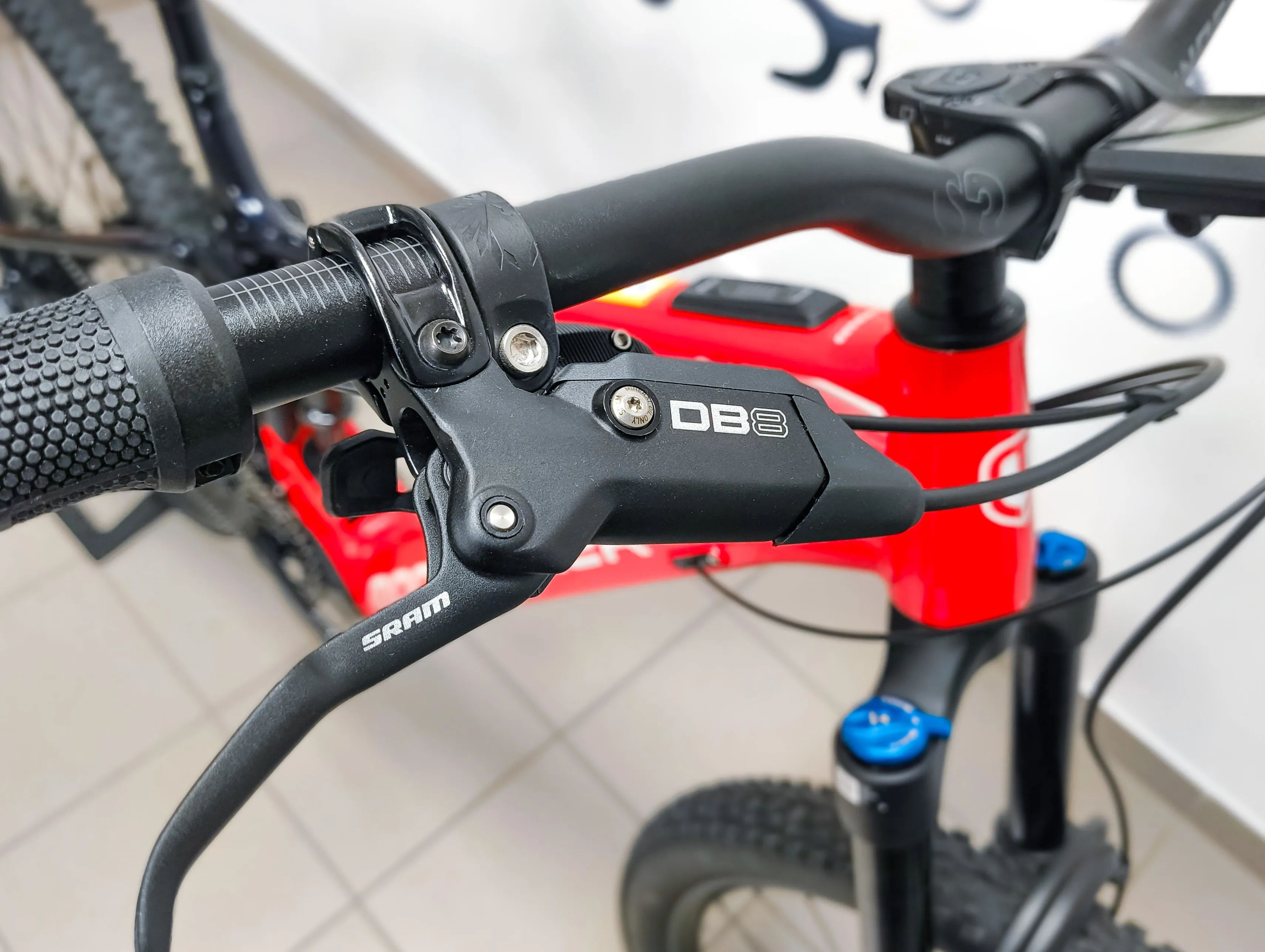 Rower elektryczny Mondraker Chaser R flame red/midnight 2025