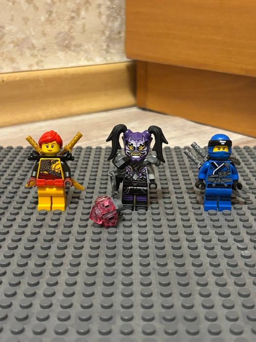 Продам лот фигурок