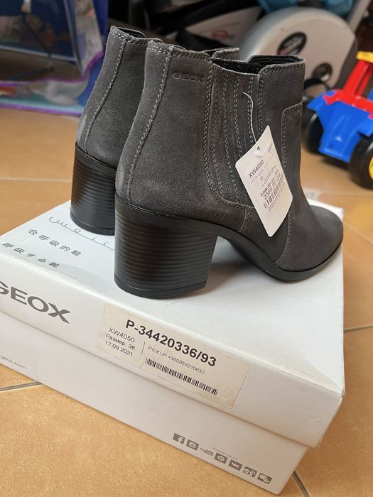 Черевики жіночі Geox натуральна шкіра замша