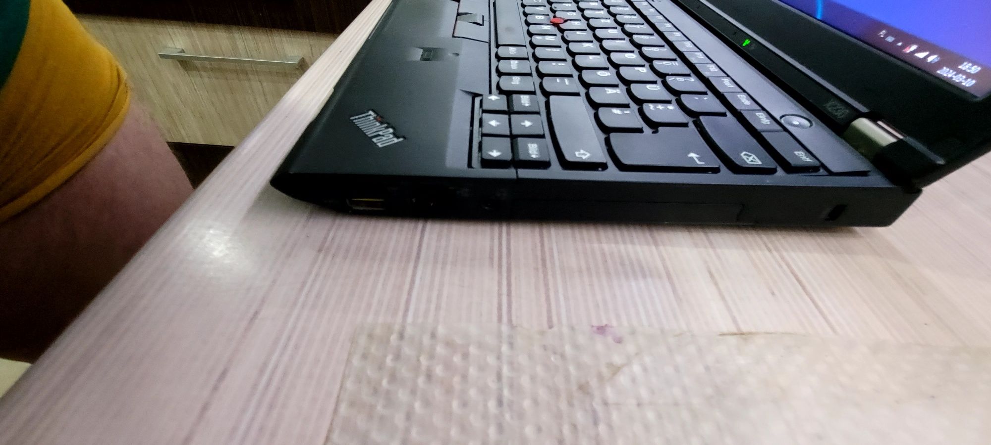 Lenovo X230 i5 2.60Ghz 4Gb Ram HD320