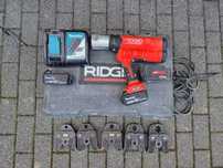 Zaciskarka prasa do rur aku Ridgid RP 340 miedź V15-V35 Viega Makita