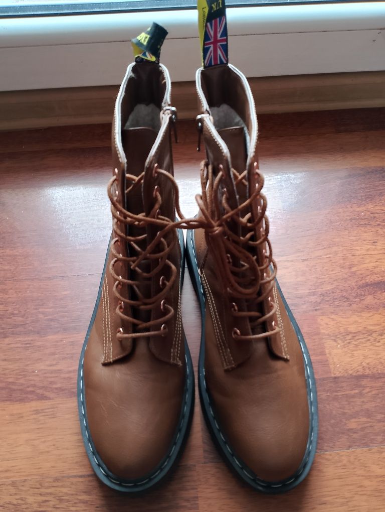 Glany Lynfield damskie England London Soho rozmiar 40