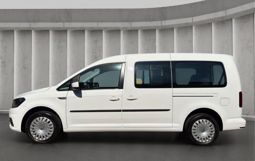 Do wynajecia samochod 7 osobowy siedem osob VW Caddy maxi wypozyczalni
