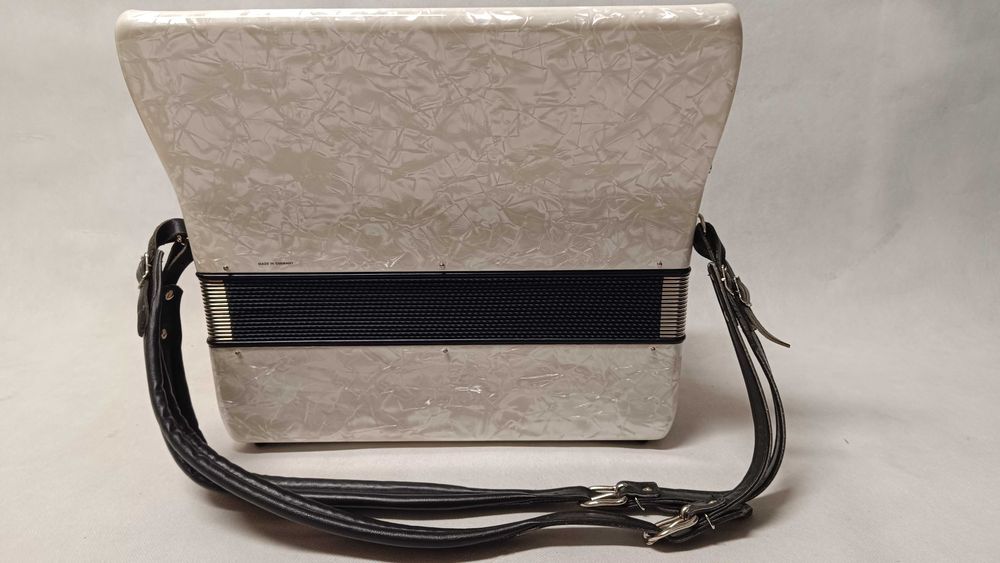 Akordeon Weltmeister Achat 72 bas