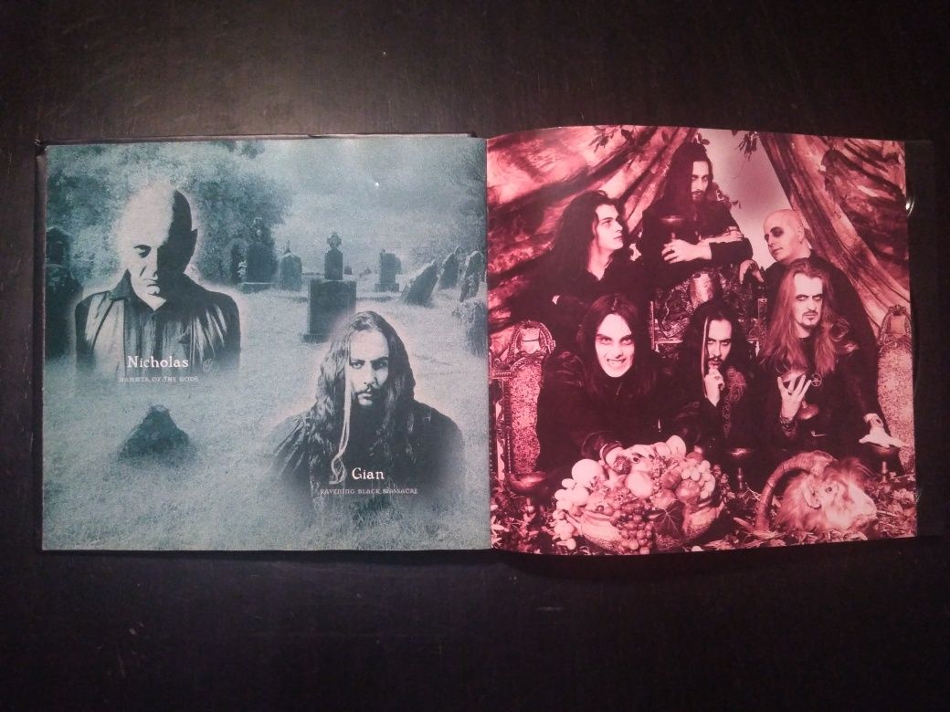 Cd digibook Cradle of Filth "Dusk...and her embrace"