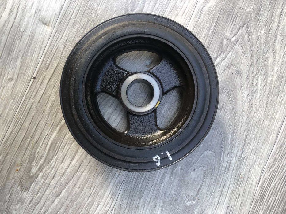 Коленвал Шкив коленвала Насос масляный Шатун Поршень Крышка Ford Focus