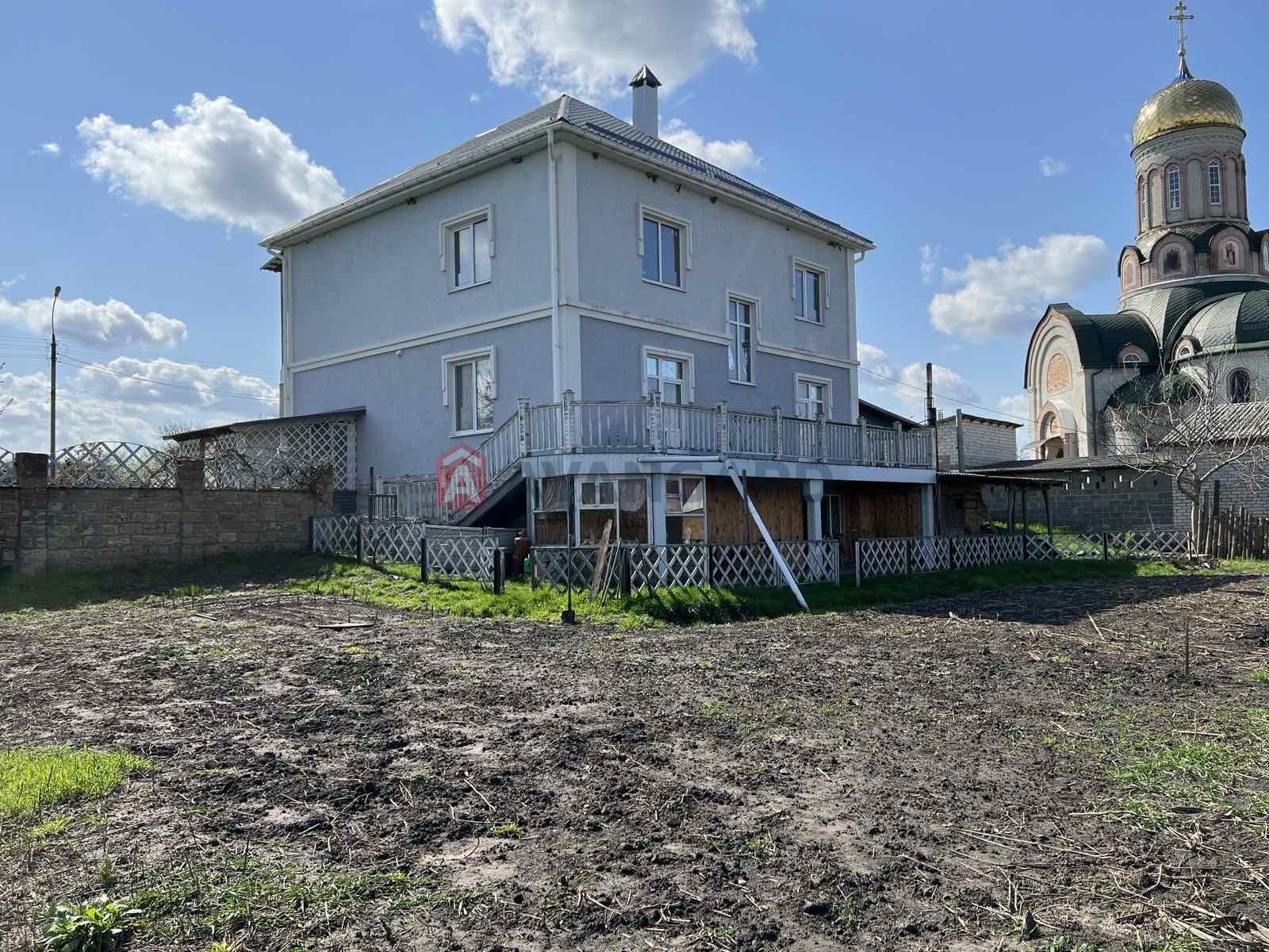 Продається новий будинок у м. Чигирин.